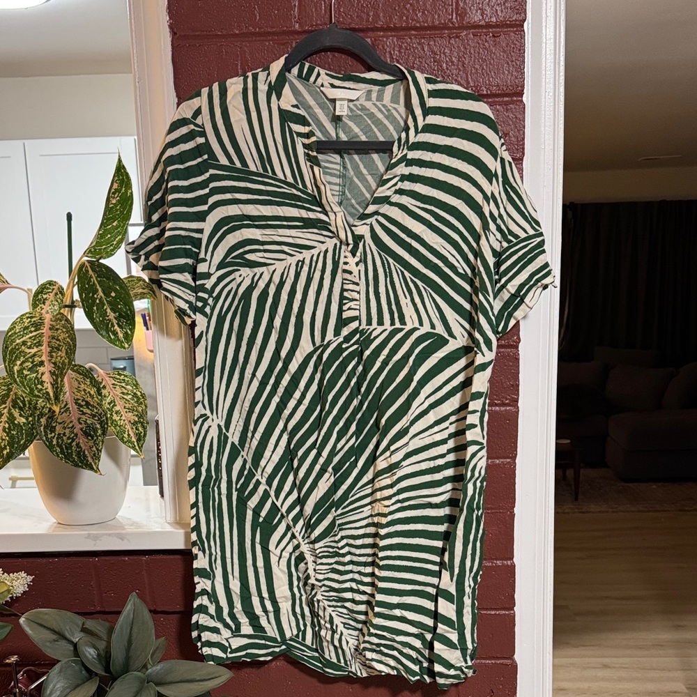 H&M Green and White Zebra Print Shift Dress